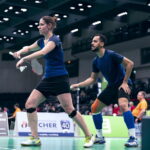 Drei Elemente für gutes Badminton-Spiel: Fokus, Bereitschaft und die richtige Aufstellung. Hier demonstriert von Sabina Balut und Collins Filimon. ©Martin Göggel